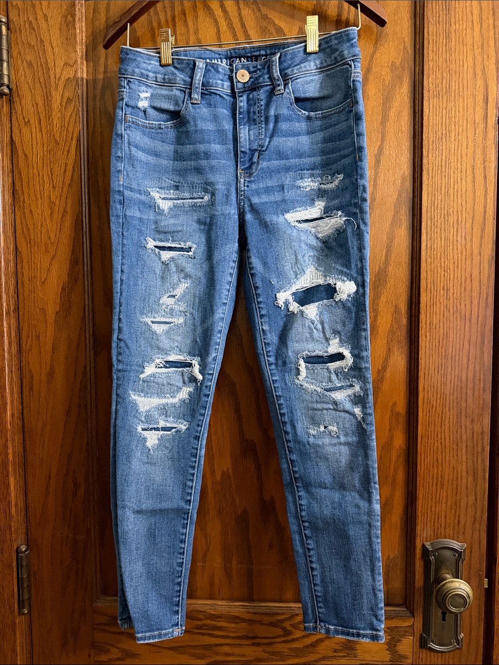 American Eagle Outfitters Distressed Medium Blue Skinny Jeans